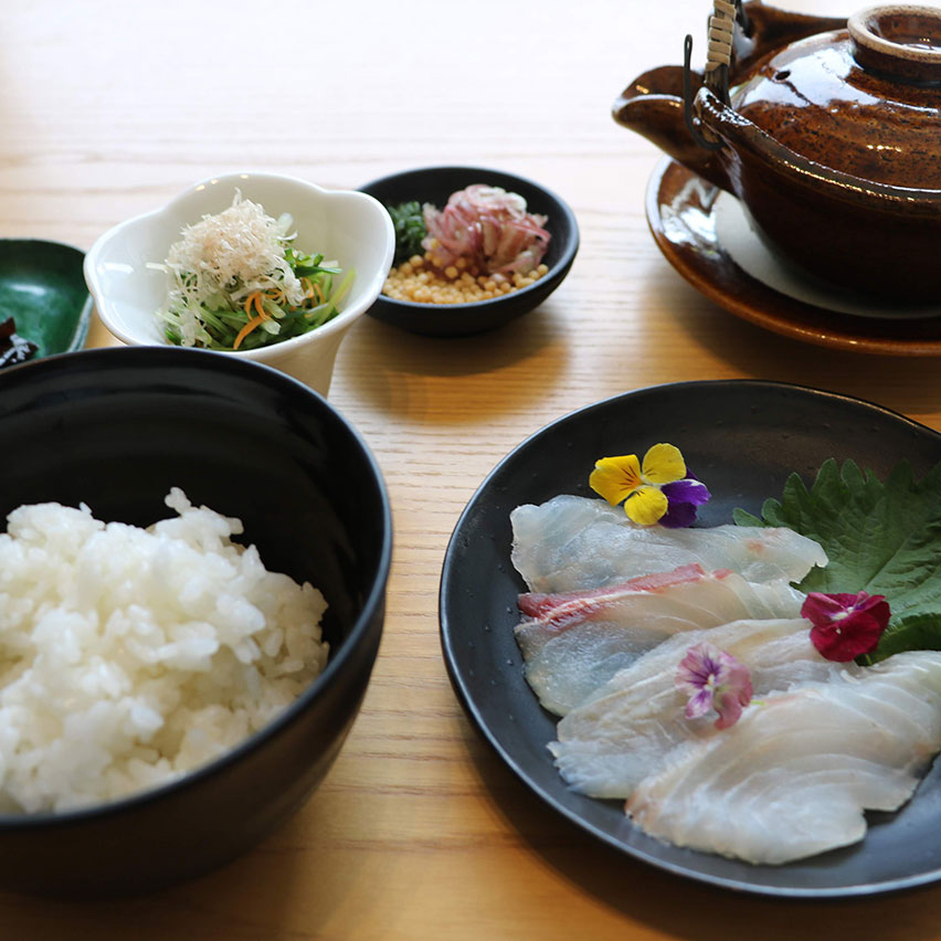 【朝食】地魚の茶漬け